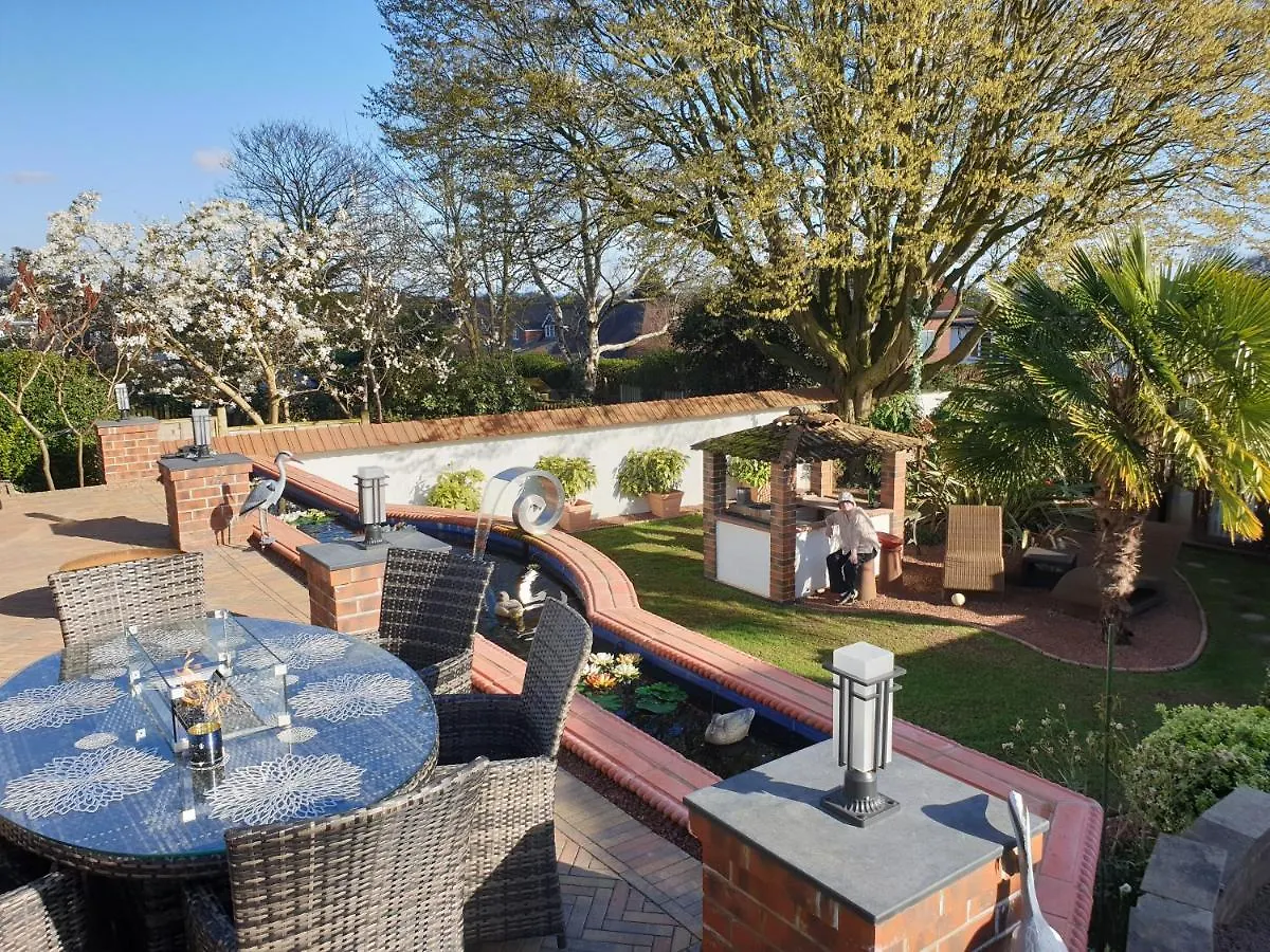 Best Area Close To Leeds Centre Leeds (West Yorkshire)